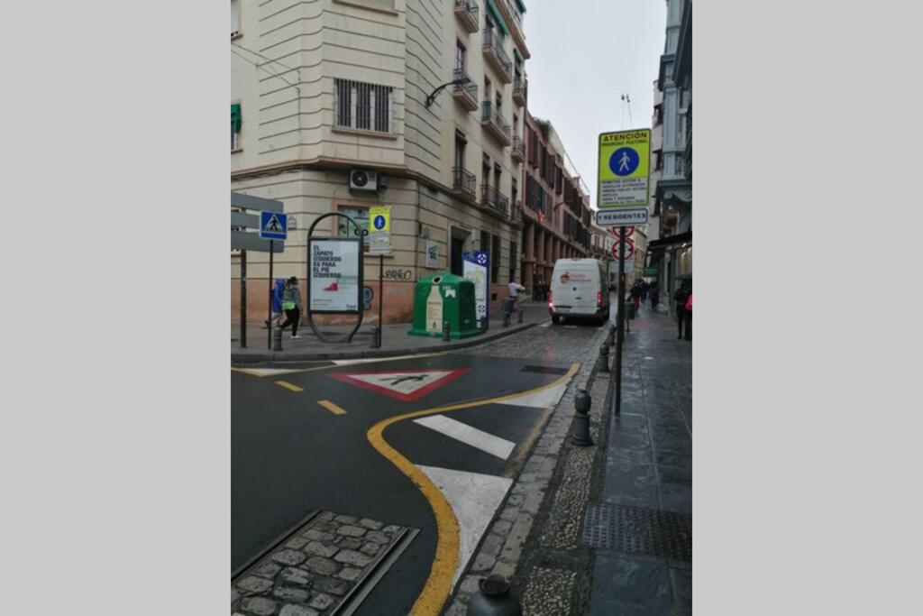 Piso En El Centro De Granada Con Garaje Incluido Gratis Apartment Exterior photo